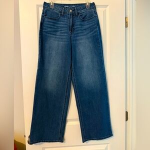 Old Navy Wow Wide Leg jeans, size 8, never worn